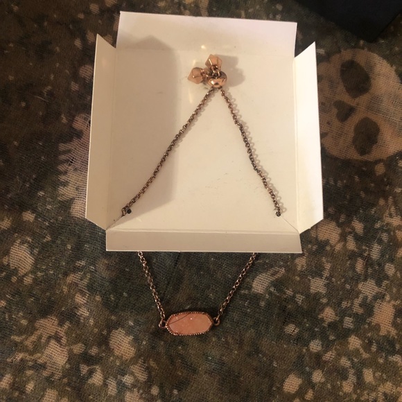 NWT Indigo Authority Mila Peach Quartz Druzy Bracelet and “Eat Pray Love….” Book - Picture 14 of 16